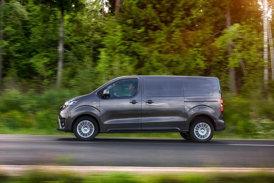  Toyota ProAce Van 2016 года  (фото 18 из 44)